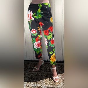 TAPP New York Red Floral Capri Pants (8)